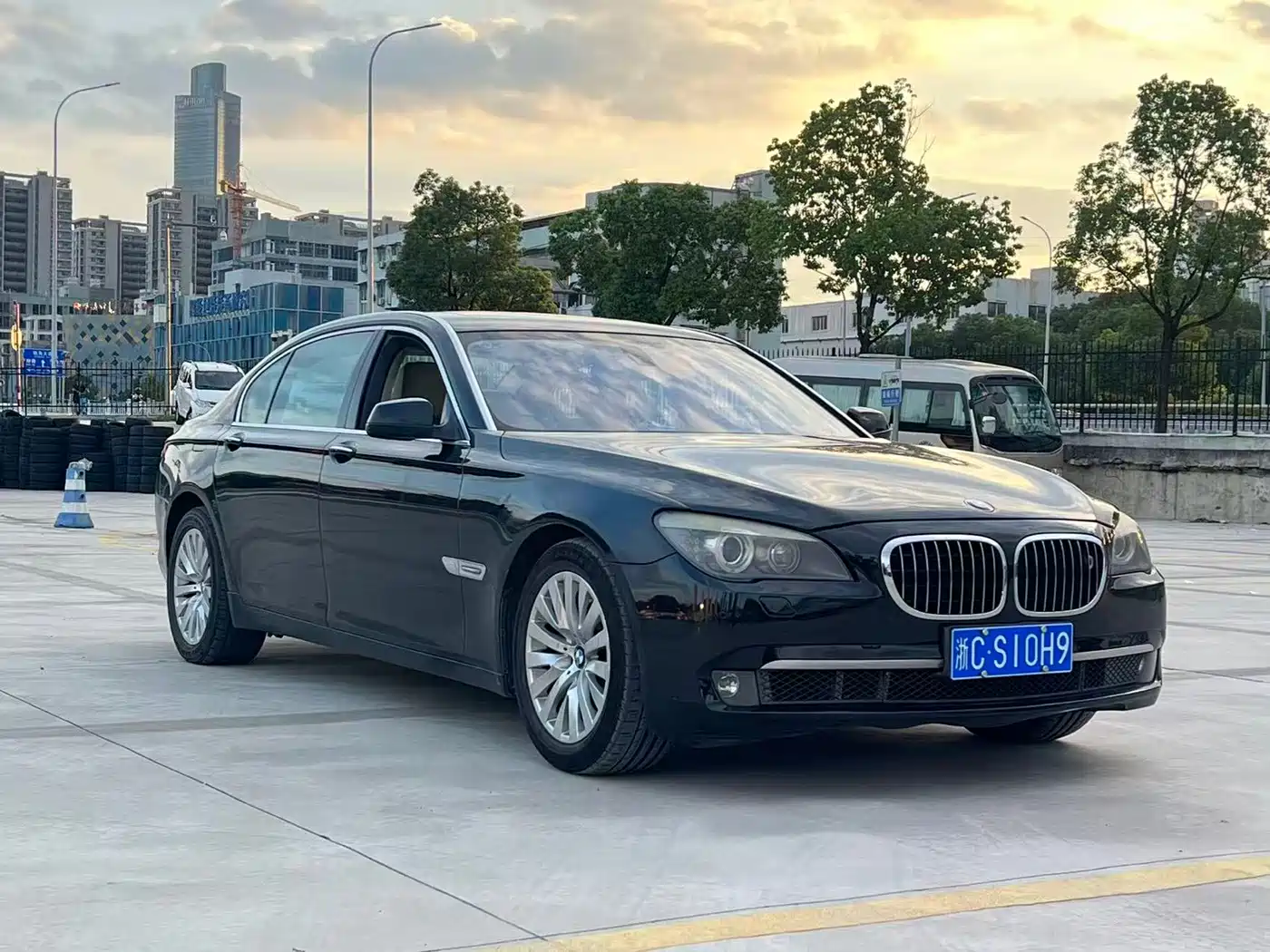 Фото 4 - BMW 7 Series