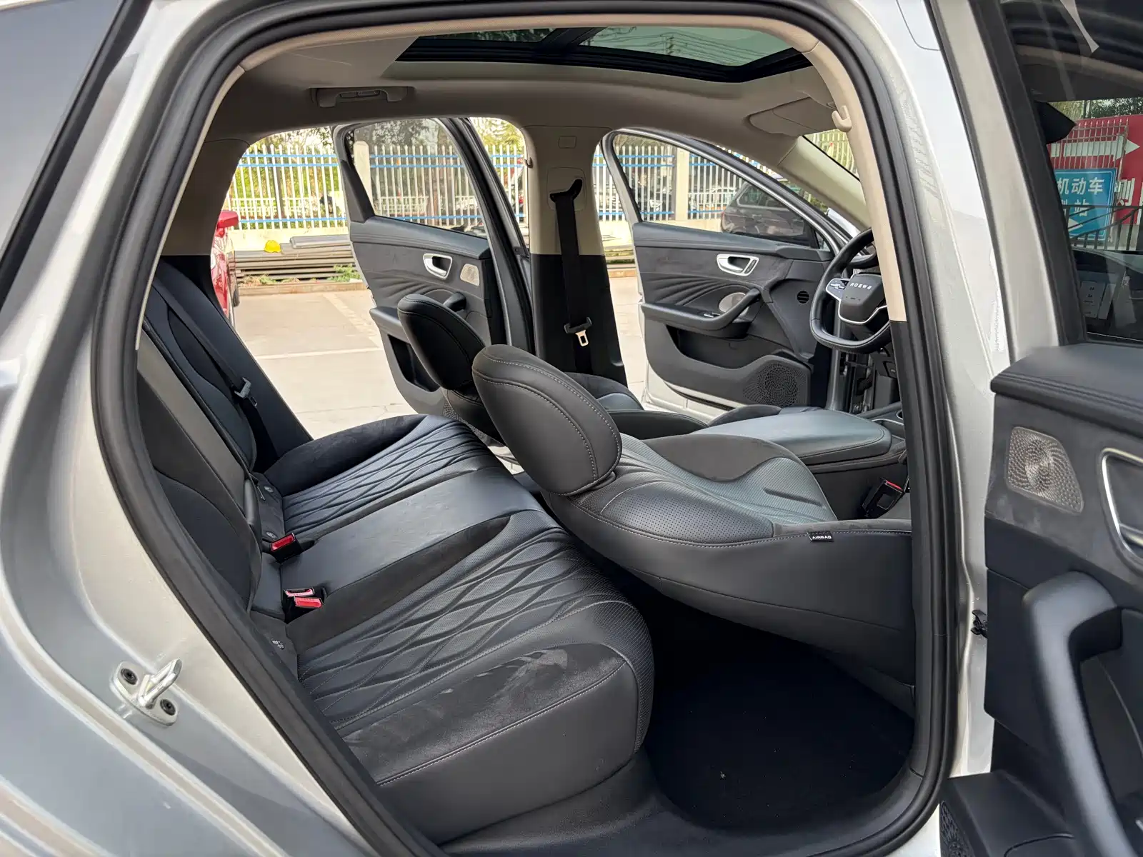 Фото 7 - Roewe D7