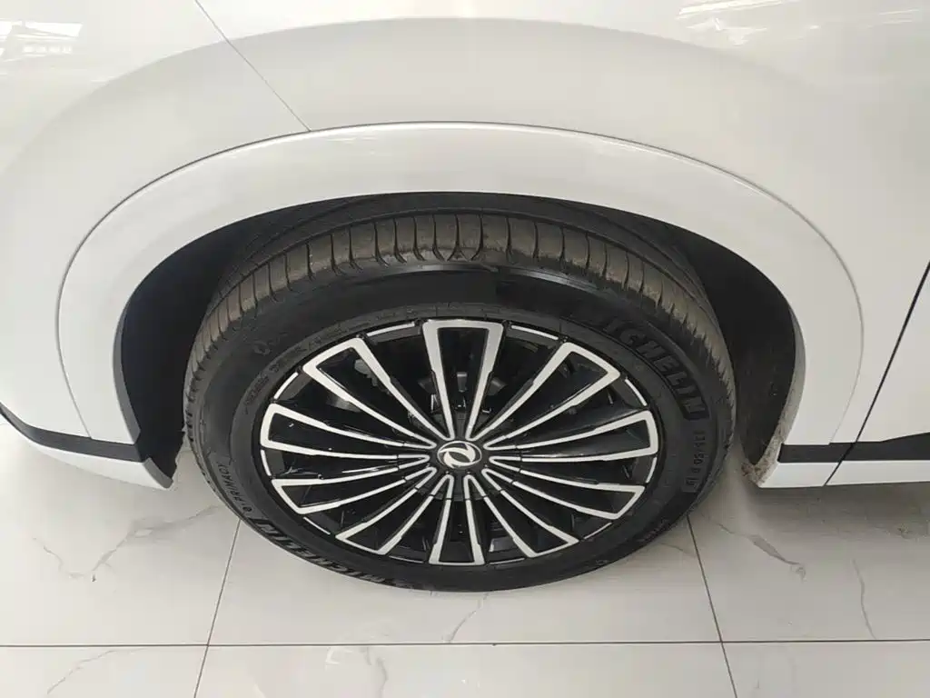 Dongfeng Aeolus L8 2026 2025 Plug-in Hybrid