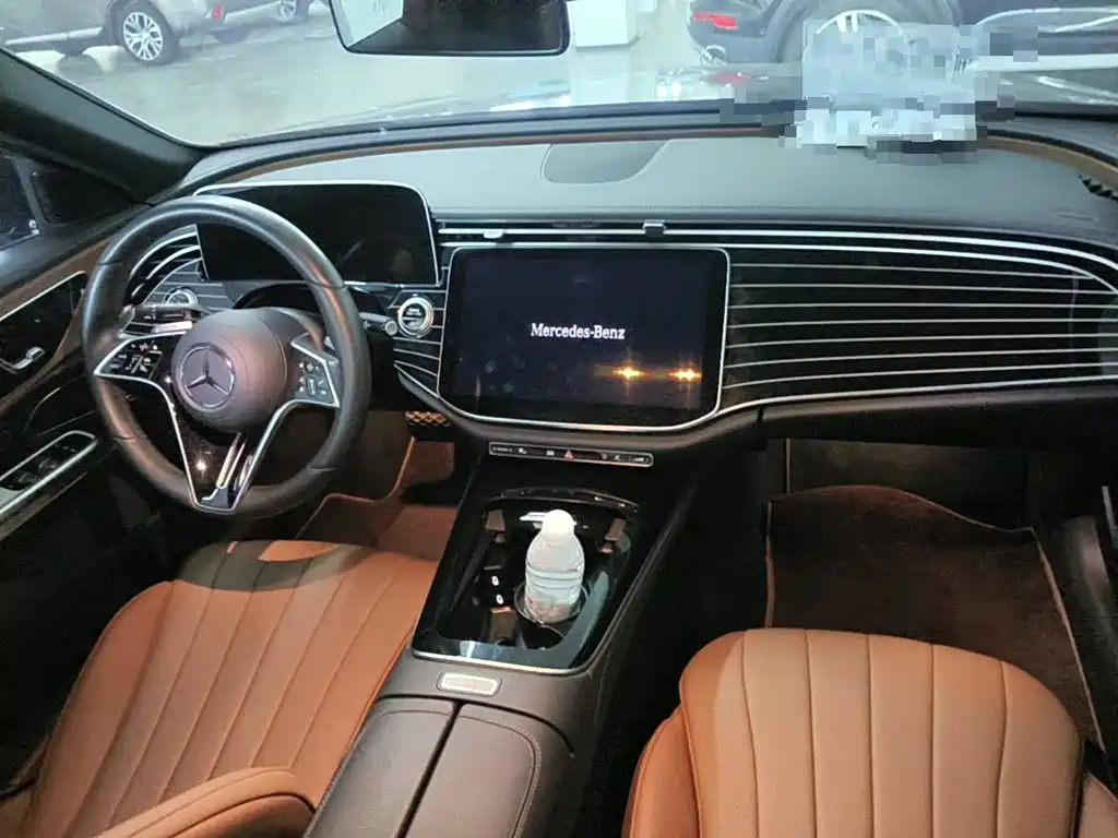 صورة 12 - Mercedes-Benz E-Class
