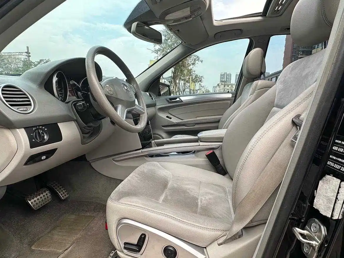 Mercedes-Benz M-Class 2010 ML 300 4MATIC фото 10