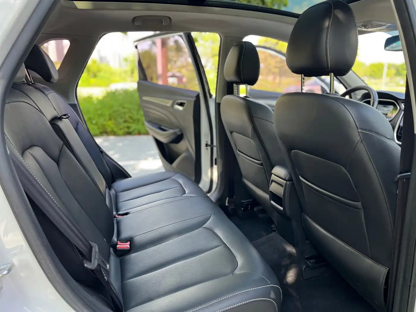 Roewe RX3 2019 2018 18T Automatic Internet Smart Edition