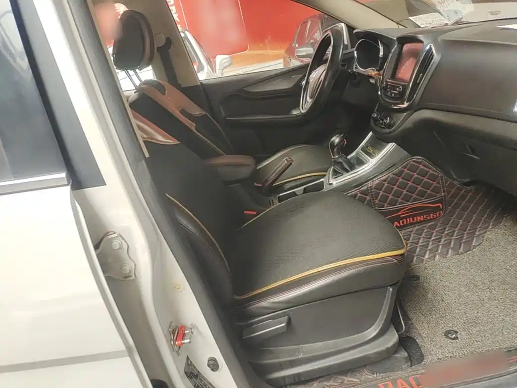 Baojun 560 2015 2015 1.8L Manual Luxury