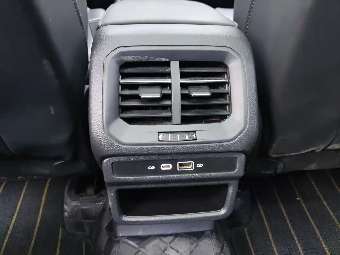 Volkswagen Tharu 2022 280TSI 2WD Comfort фото 18