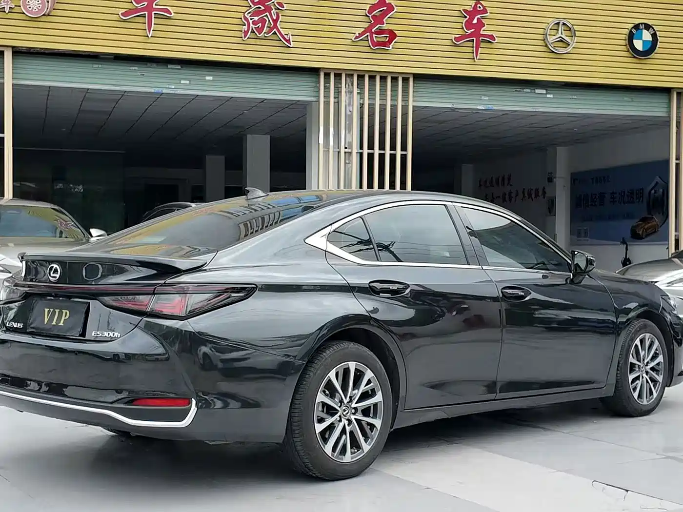 Фото 9 - Lexus ES