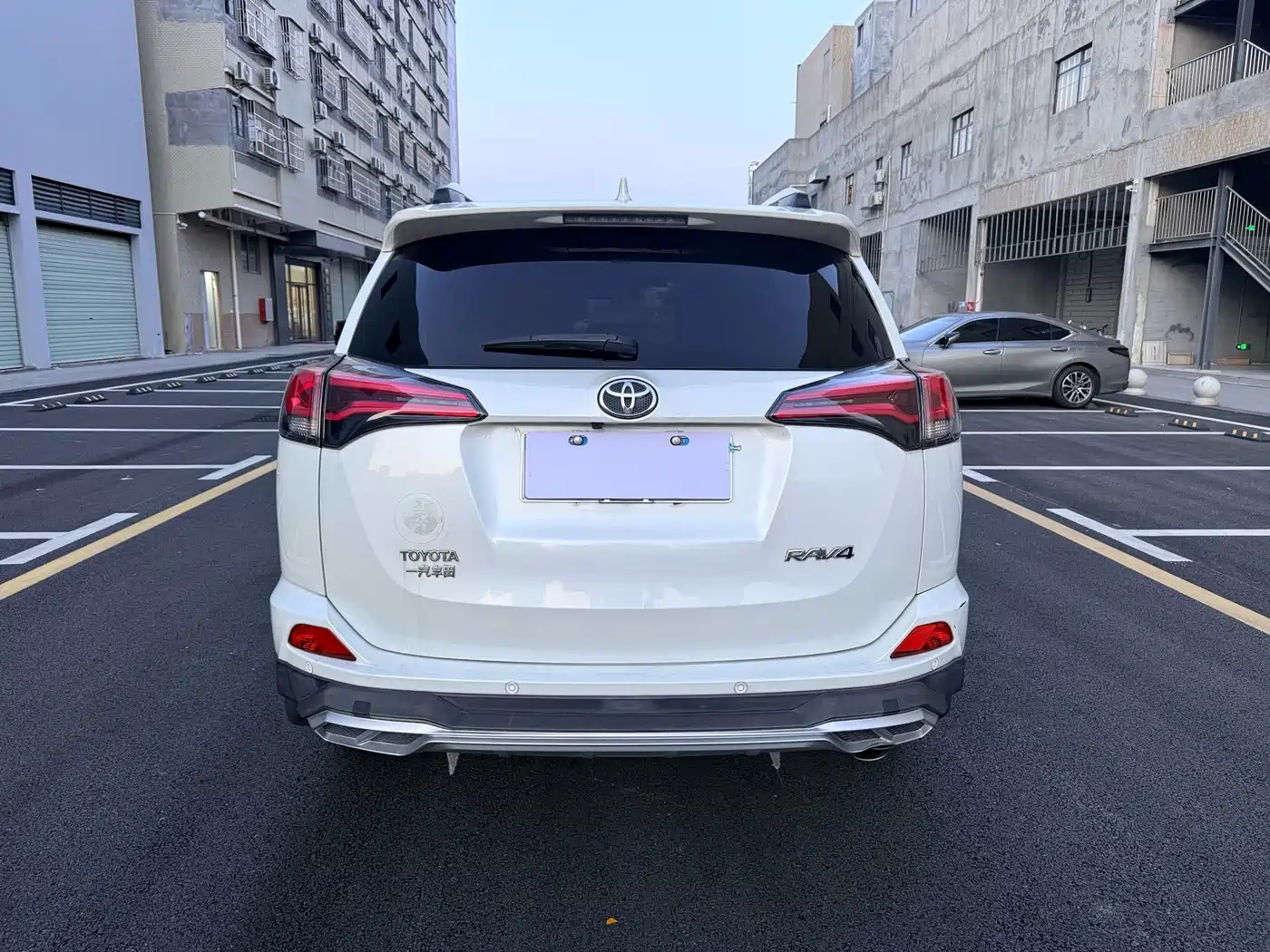 Toyota RAV4 Rongfang 2016 2.0L CVT 2WD Smart (China V) фото 8