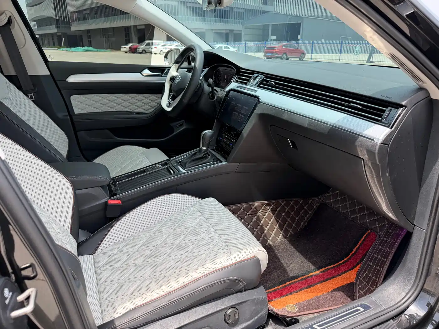 Volkswagen Magotan 2025 Popular Edition 330TSI DSG Luxury фото 19