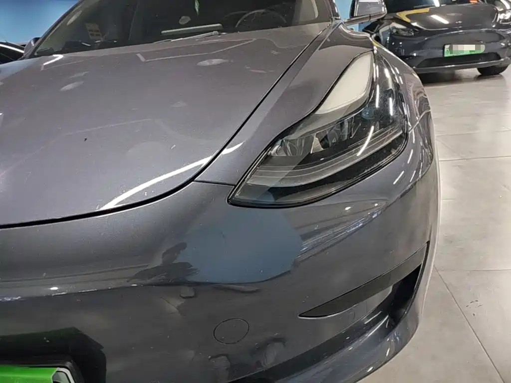 Фото 24 - Tesla Model 3
