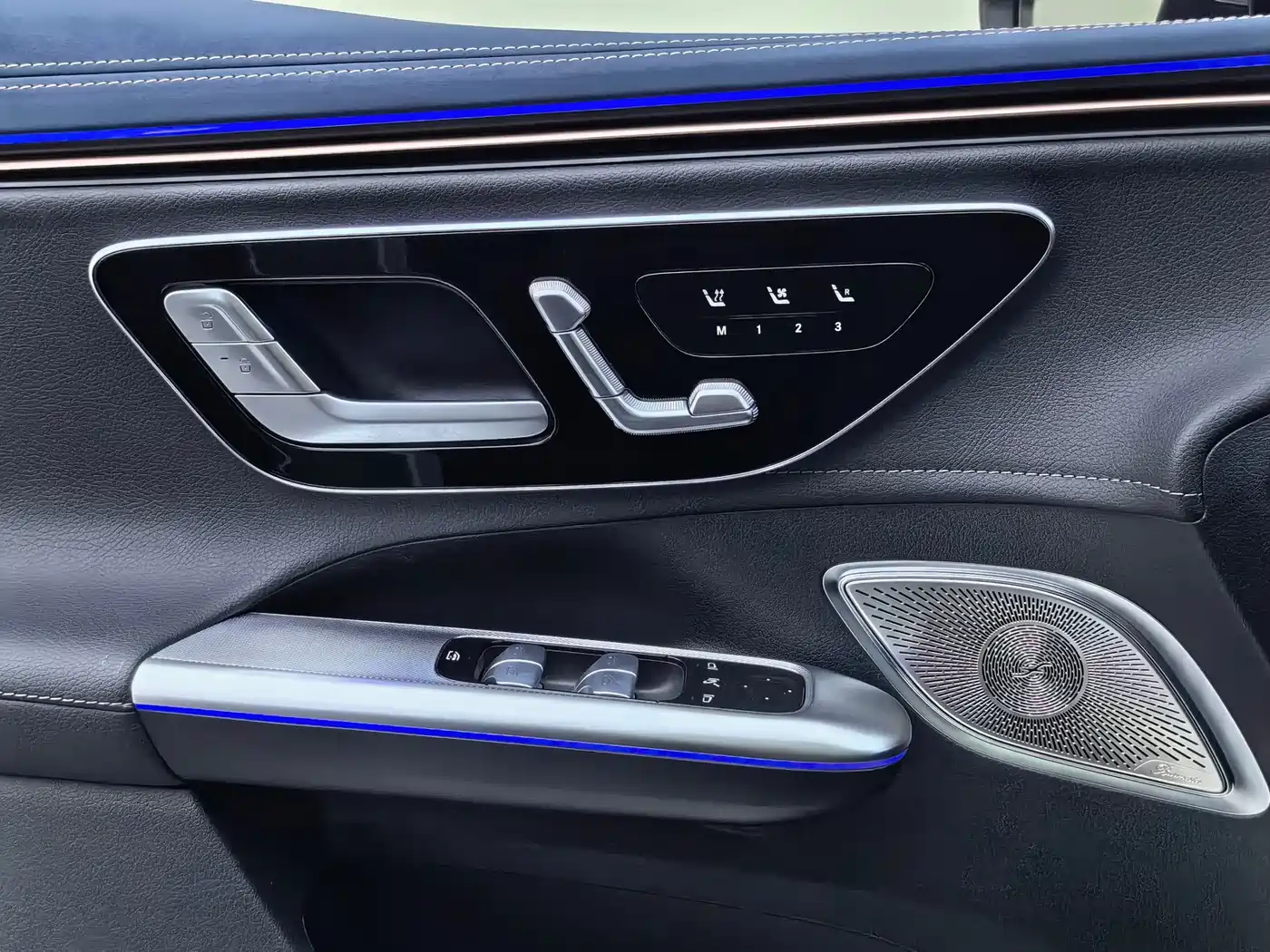 Mercedes-Benz EQE SUV 2023 350 4MATIC Luxury Edition фото 15