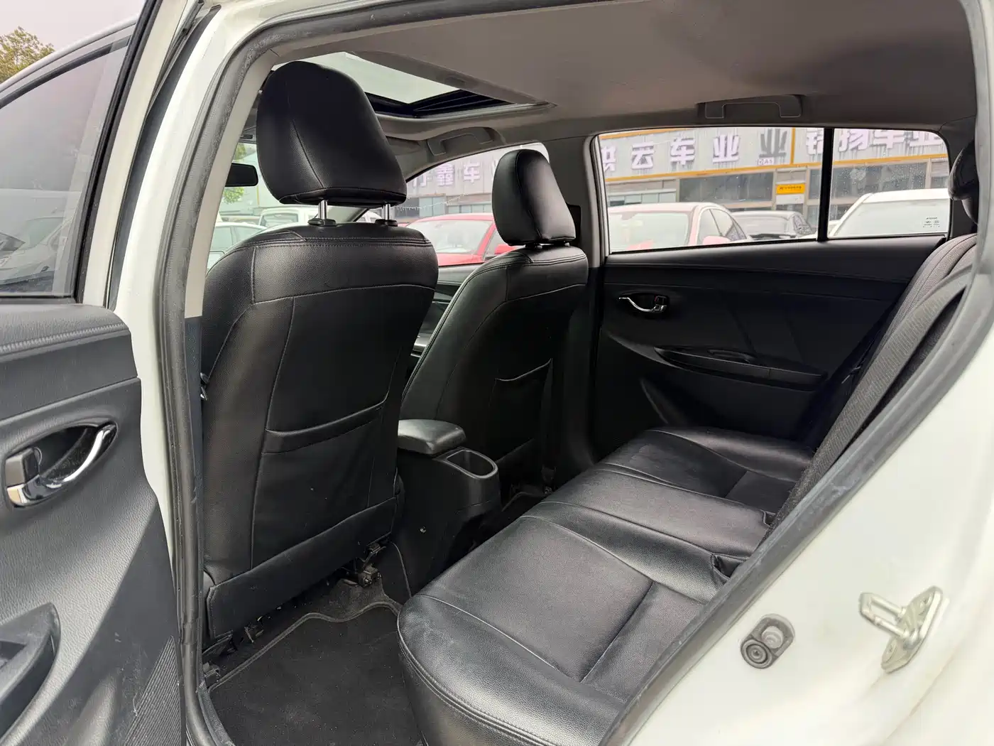 Toyota YARiS L Zhi Xuan 2016 Facelift 1.5G CVT Sunroof Edition фото 8