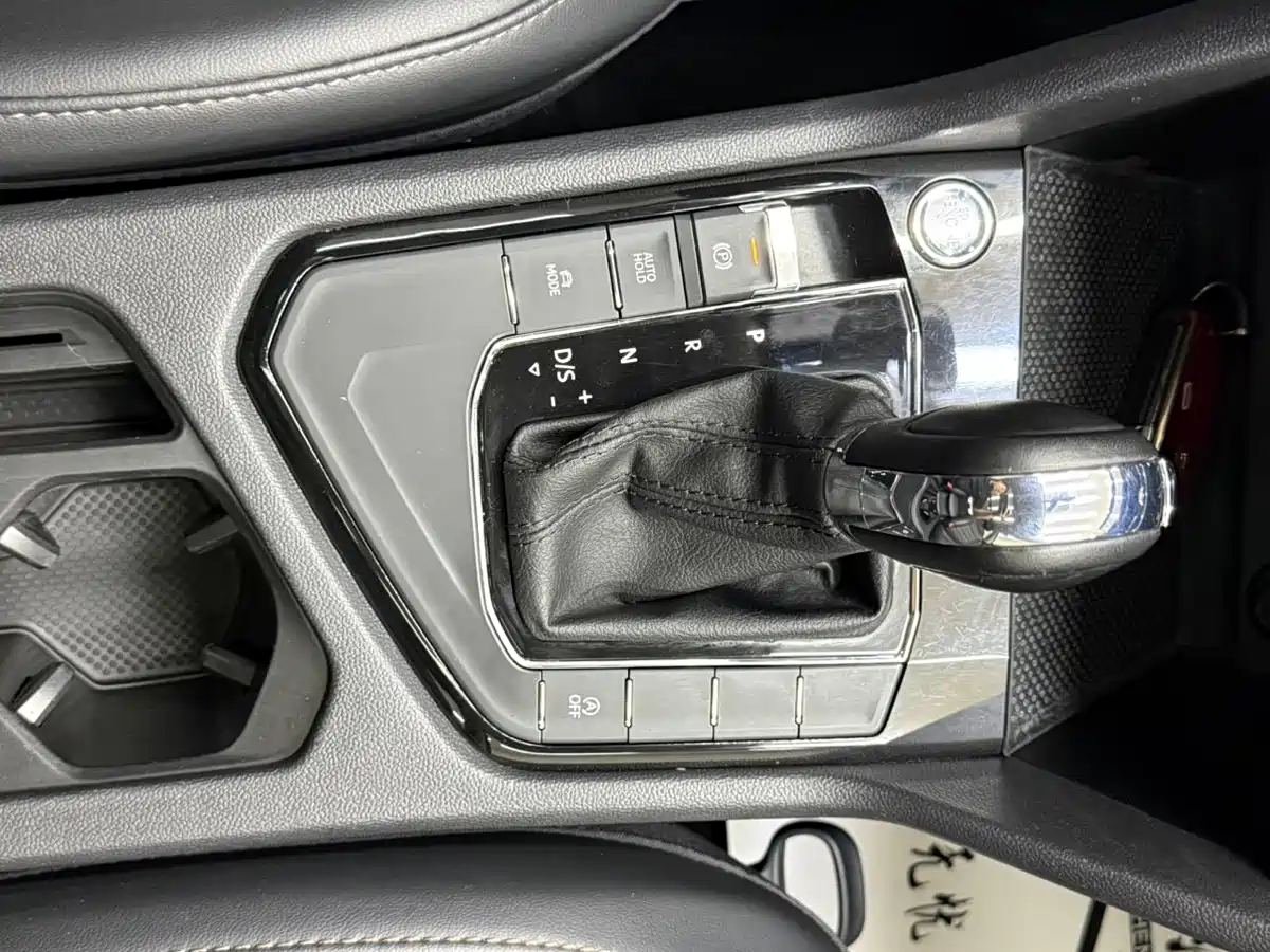 Volkswagen Tharu 2022 280TSI FWD Luxury Edition фото 16