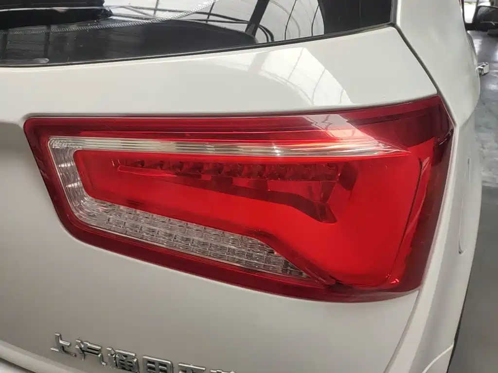 Baojun 560 2015 2015 1.8L Manual Luxury