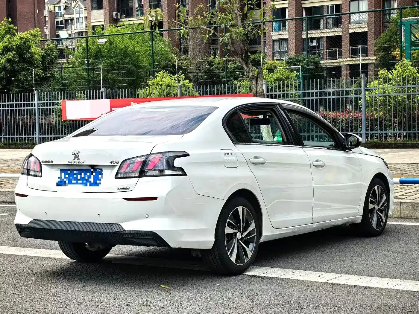 Peugeot 408 2019 360THP Auto Luxury Edition China VI фото 4