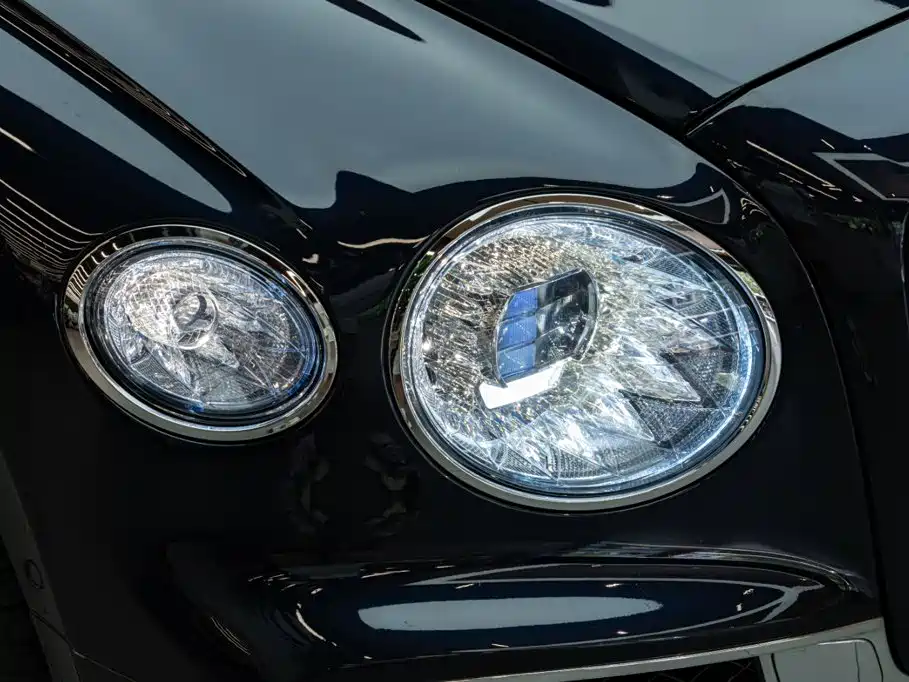 Photo 24 - Bentley Flying Spur