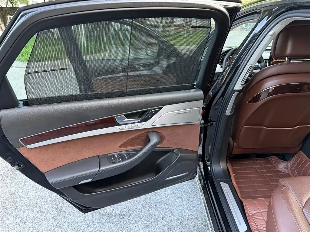 Audi A8 2013 A8L 45 TFSI quattro Luxury фото 21