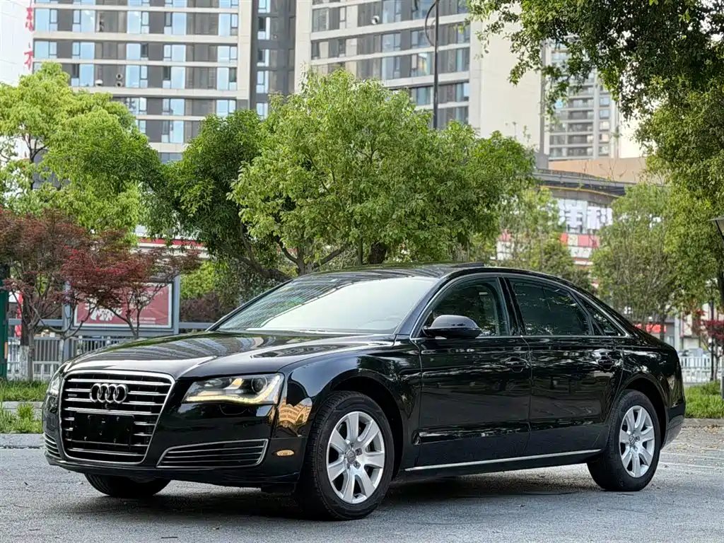 Audi A8 2013 A8L 45 TFSI quattro Luxury фото 3