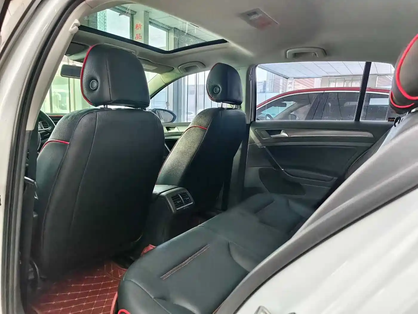 Volkswagen Golf 2016 1.6L Automatic Comfort фото 9