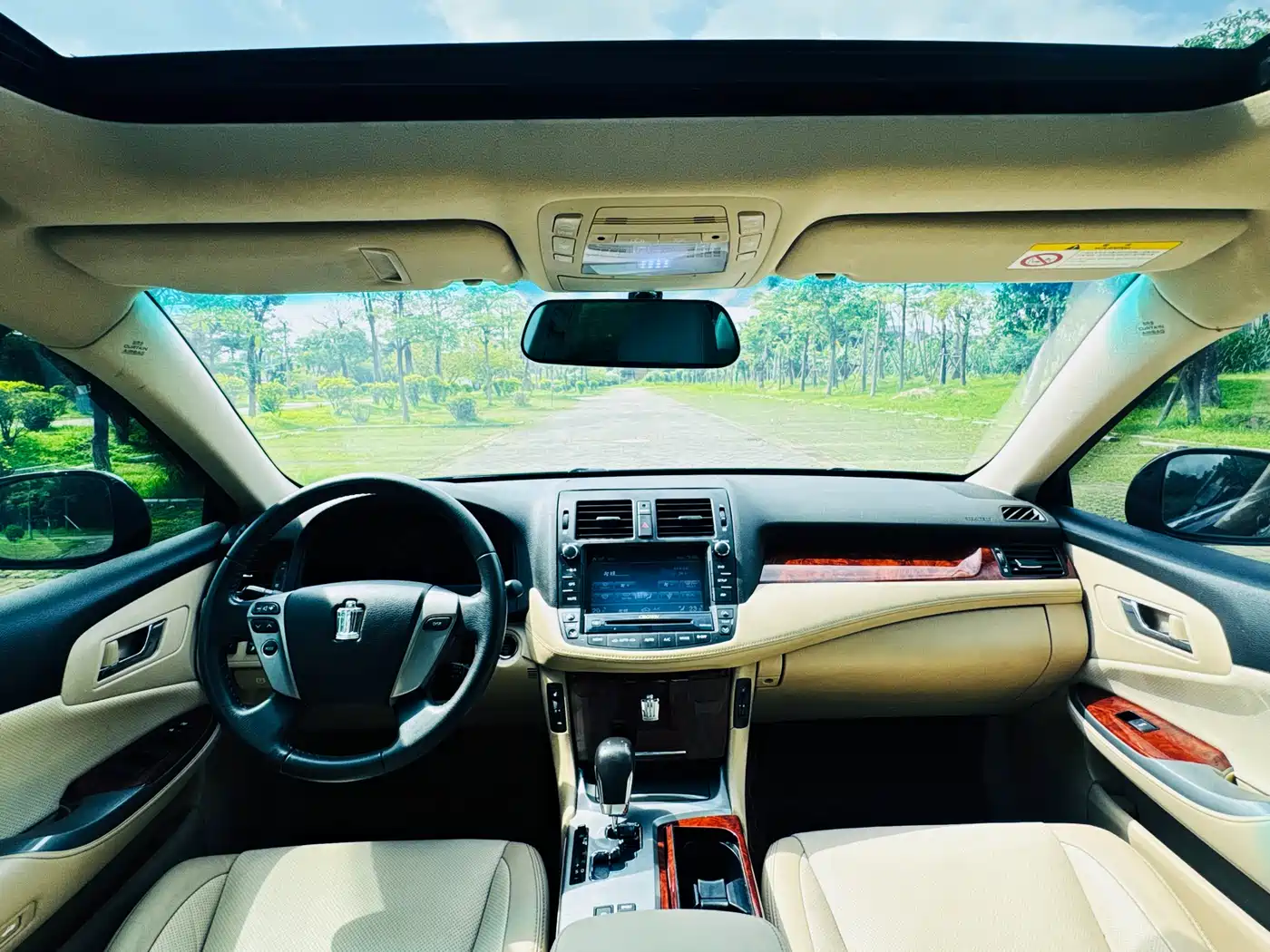 Toyota Crown 2012 2.5L Royal Leather Edition фото 16