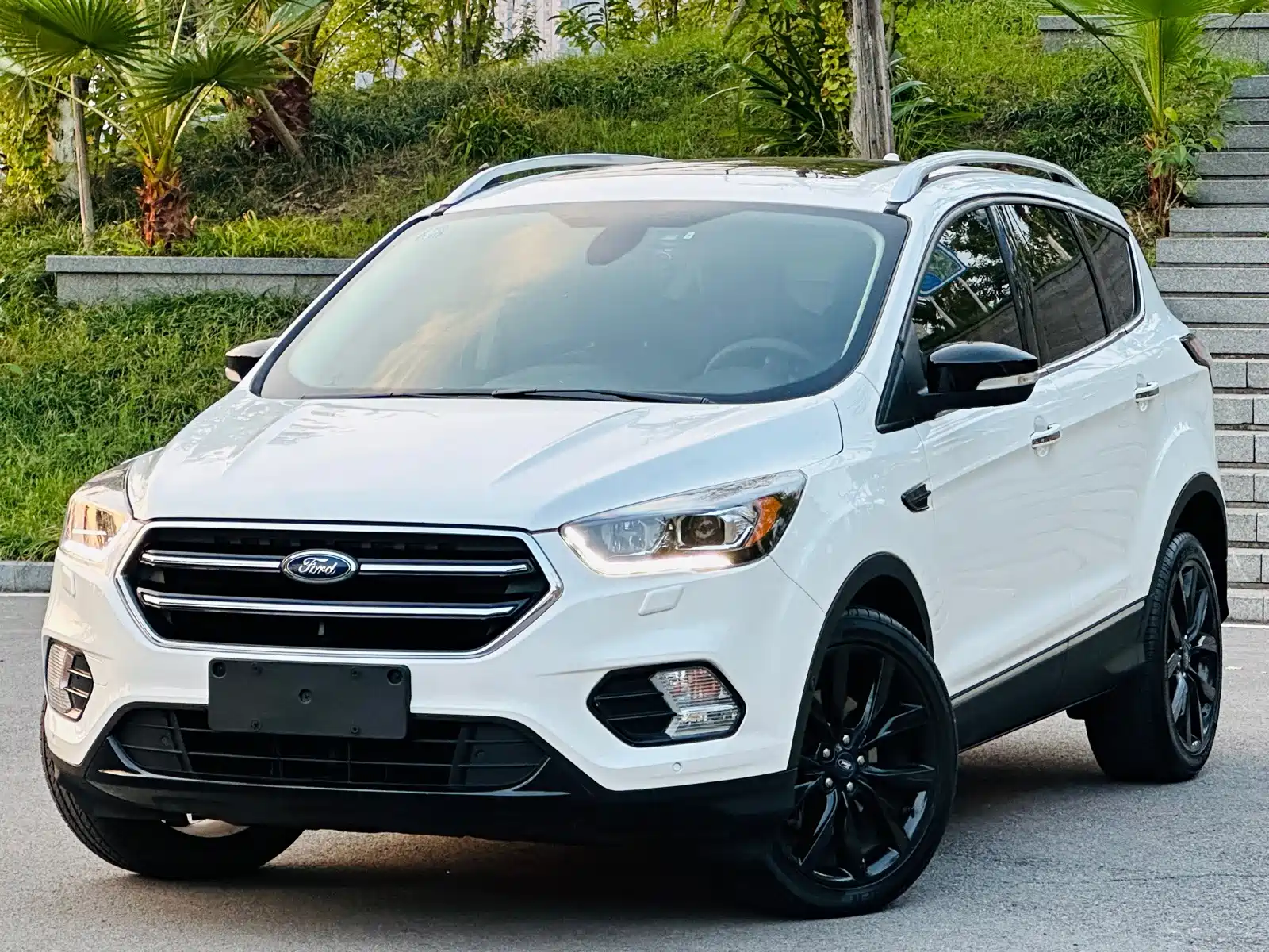 Photo 1 - Ford Kuga