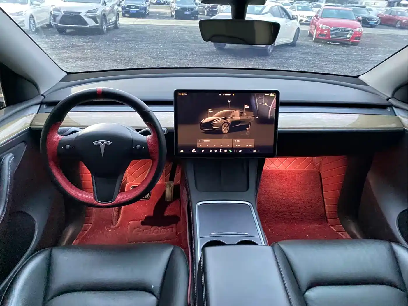 TESLA MODEL Y
