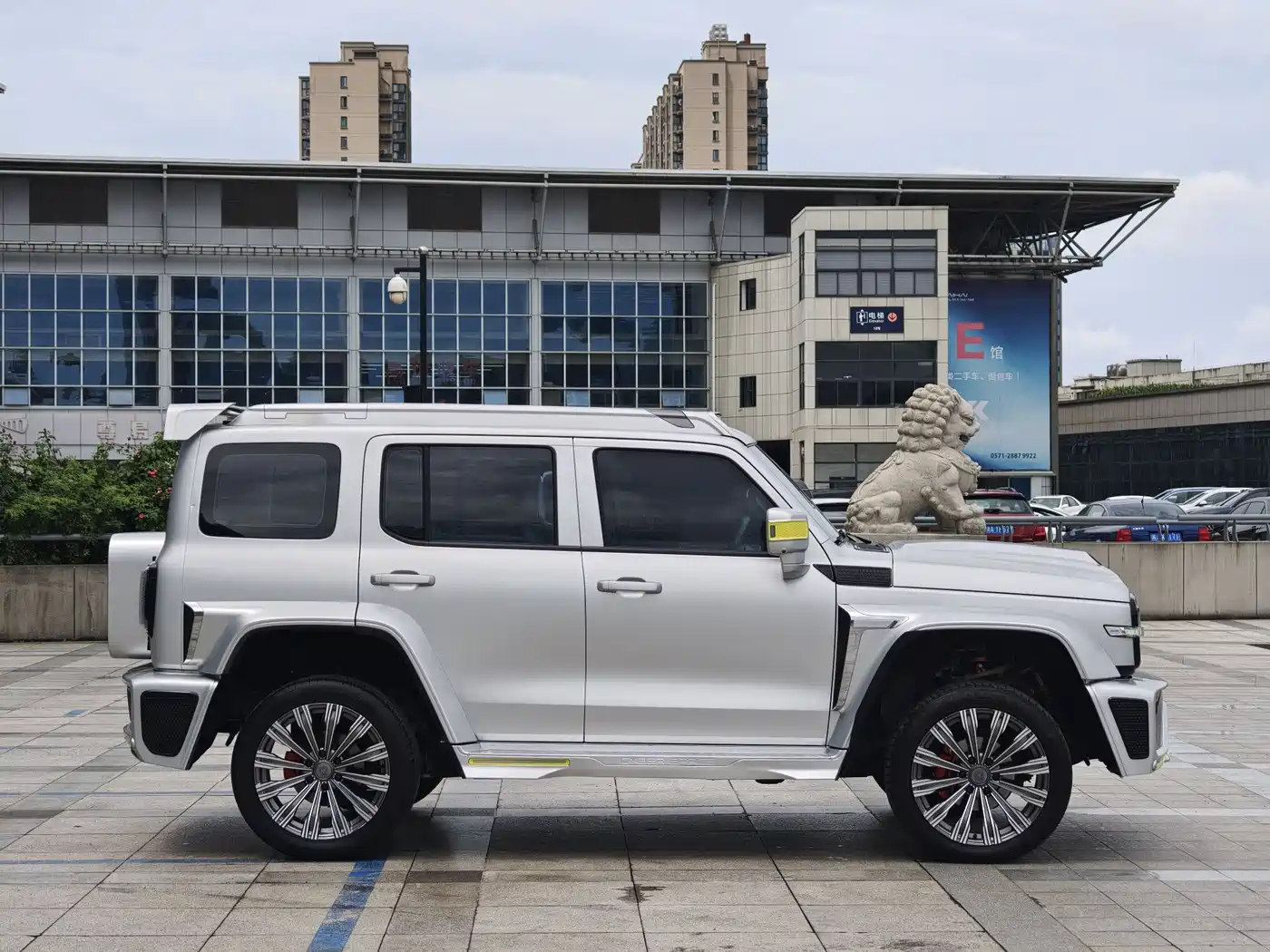 Crossboundary Auto Co-created Tank 300 2021 2.0T Cyber Tank фото 4