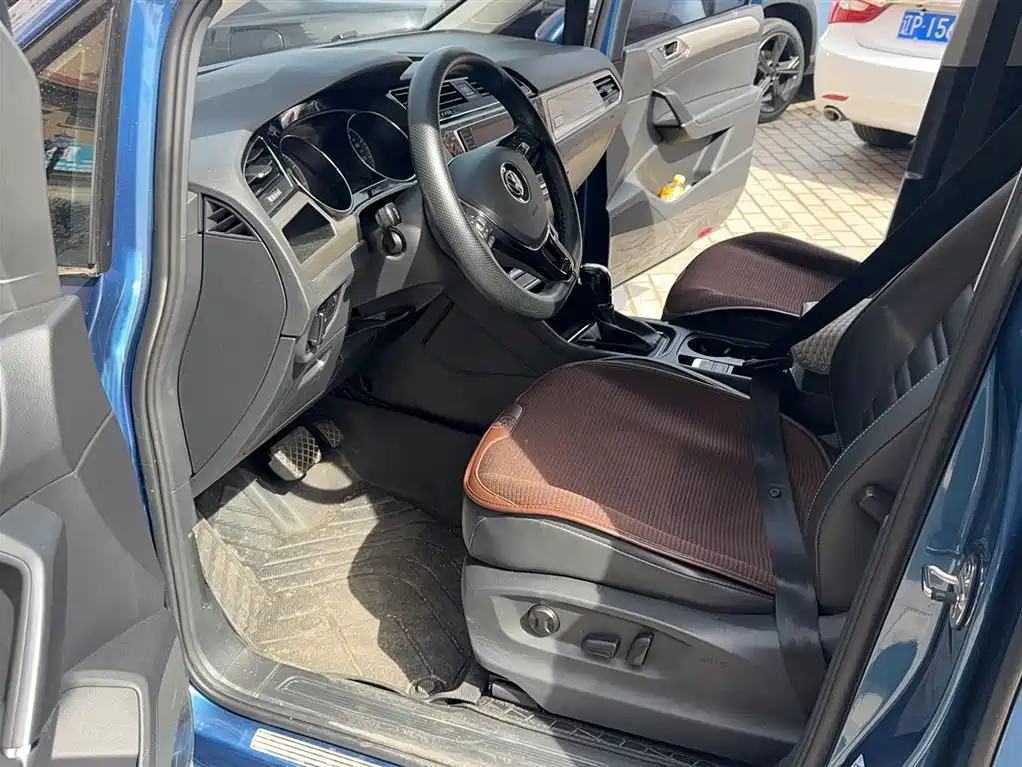 Volkswagen Touran 2018 Touran L 280TSI DSG Comfort 7-seater China V фото 16