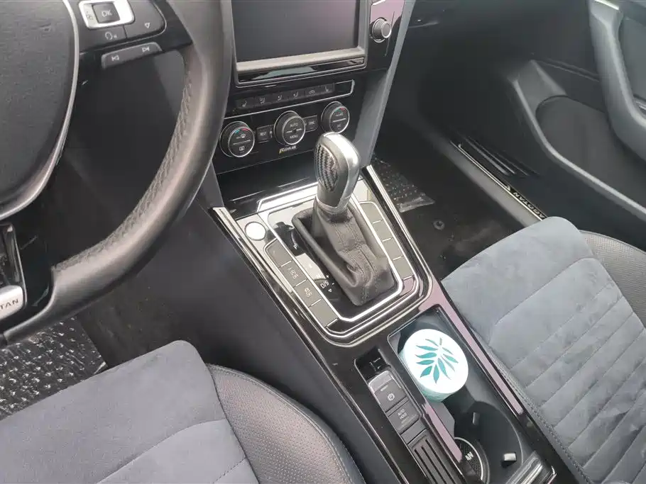 Volkswagen Magotan 2017 380TSI DSG Premium фото 16