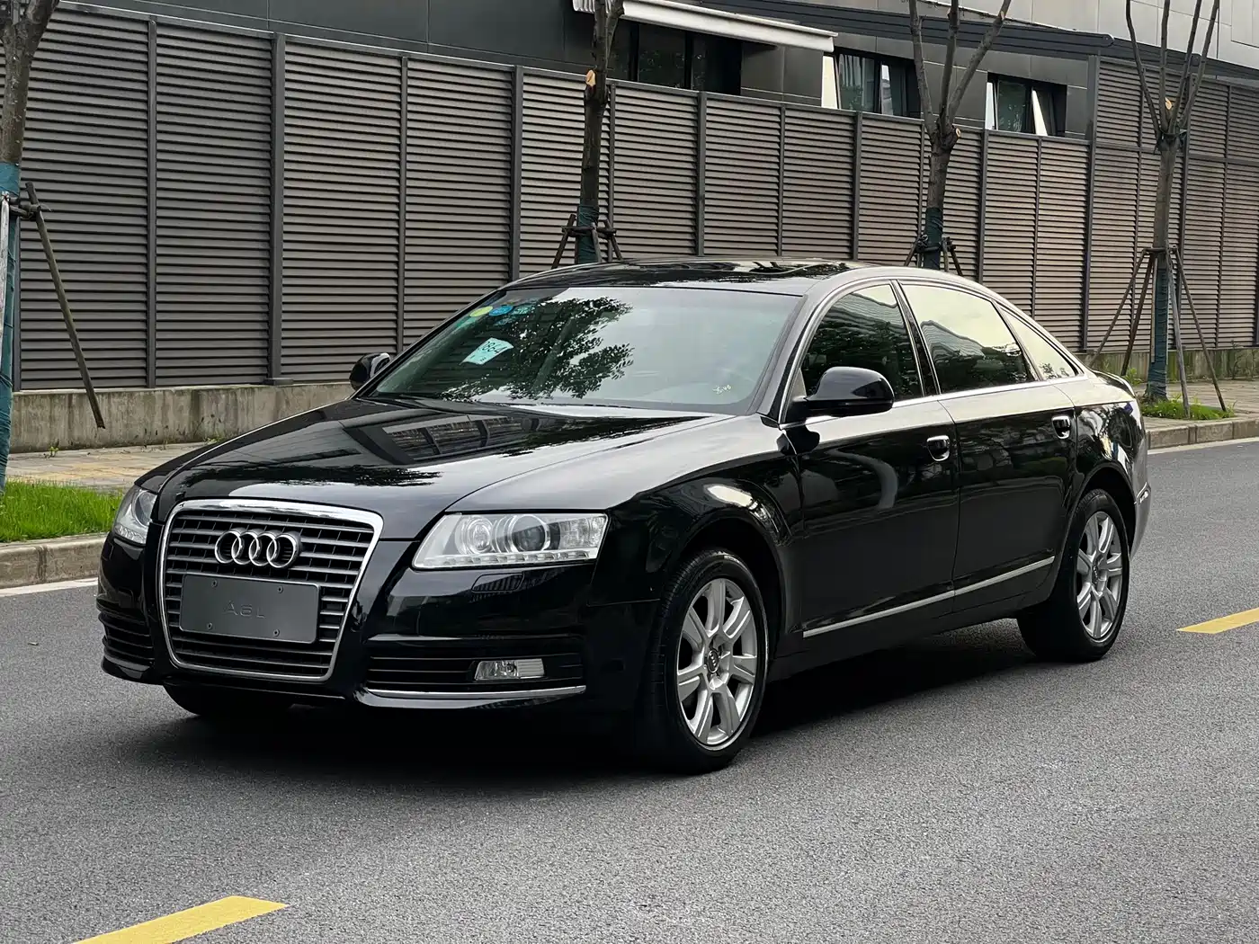 Фото 1 - Audi A6L