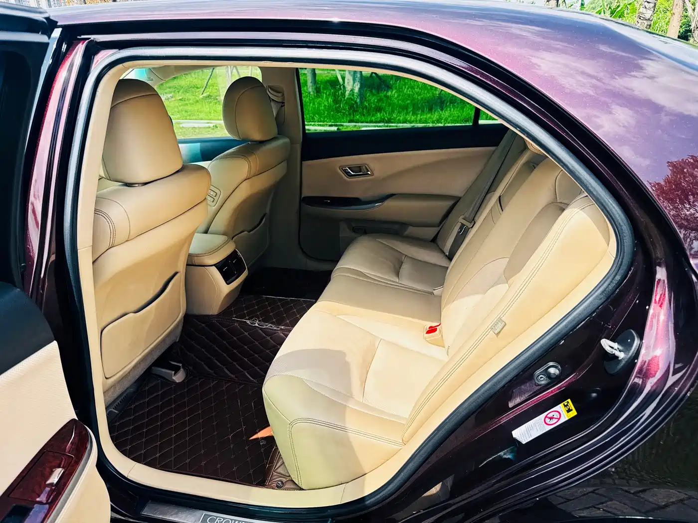 Toyota Crown 2012 2.5L Royal Leather Edition фото 10
