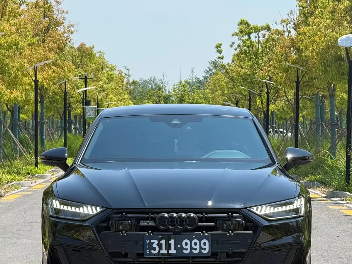 Audi A7L 2023 45 TFSI quattro S-line Black Warrior Edition фото 2