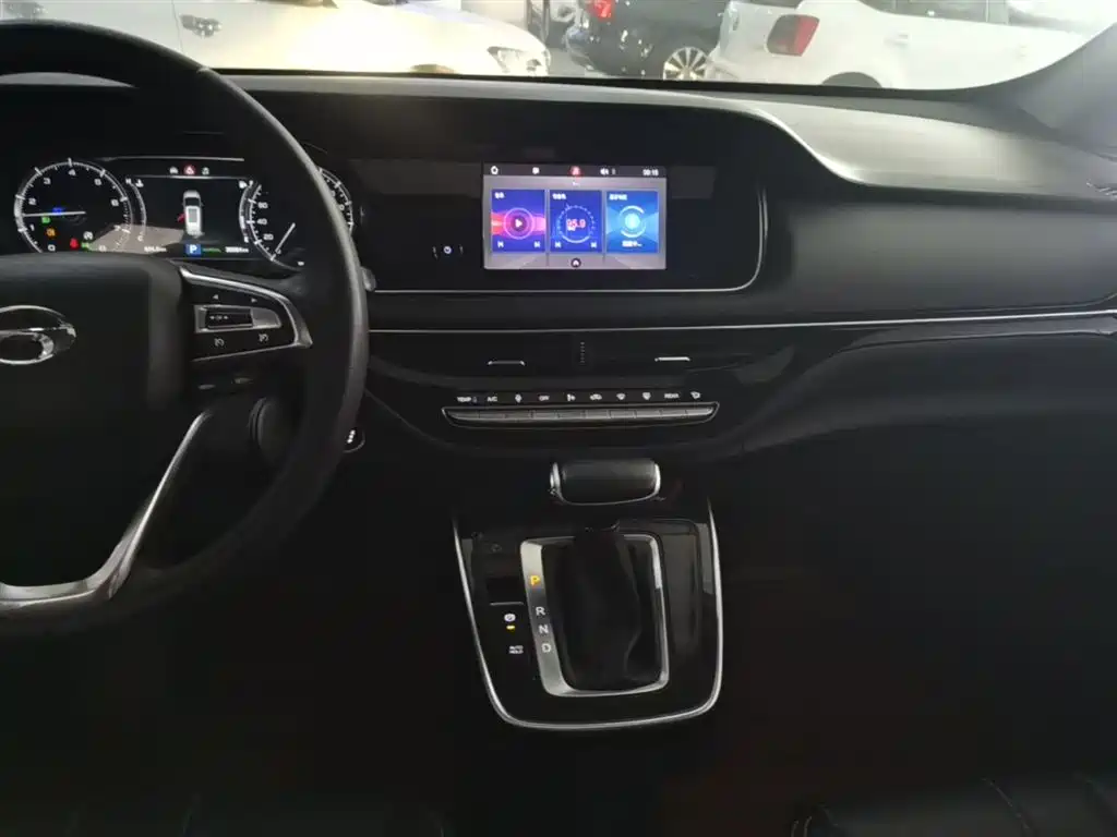 GAC Trumpchi Trumpchi M6 2021 270T DCT Luxury Edition (7-Seater) фото 13