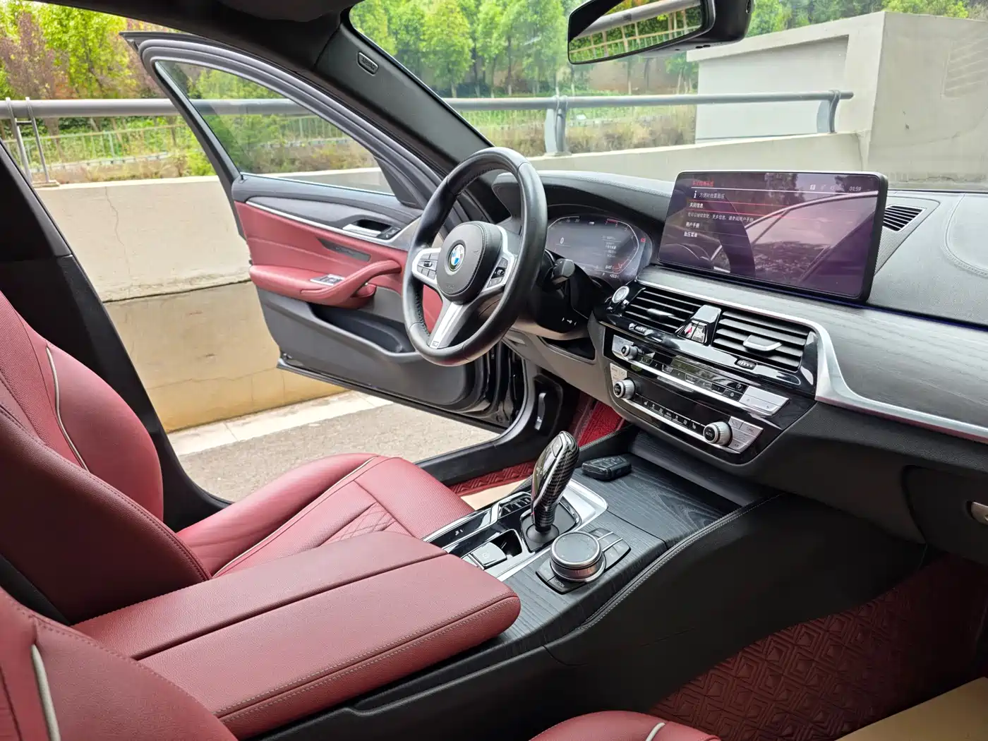 BMW 5 Series 2021 530Li Leading M Sport Package фото 11
