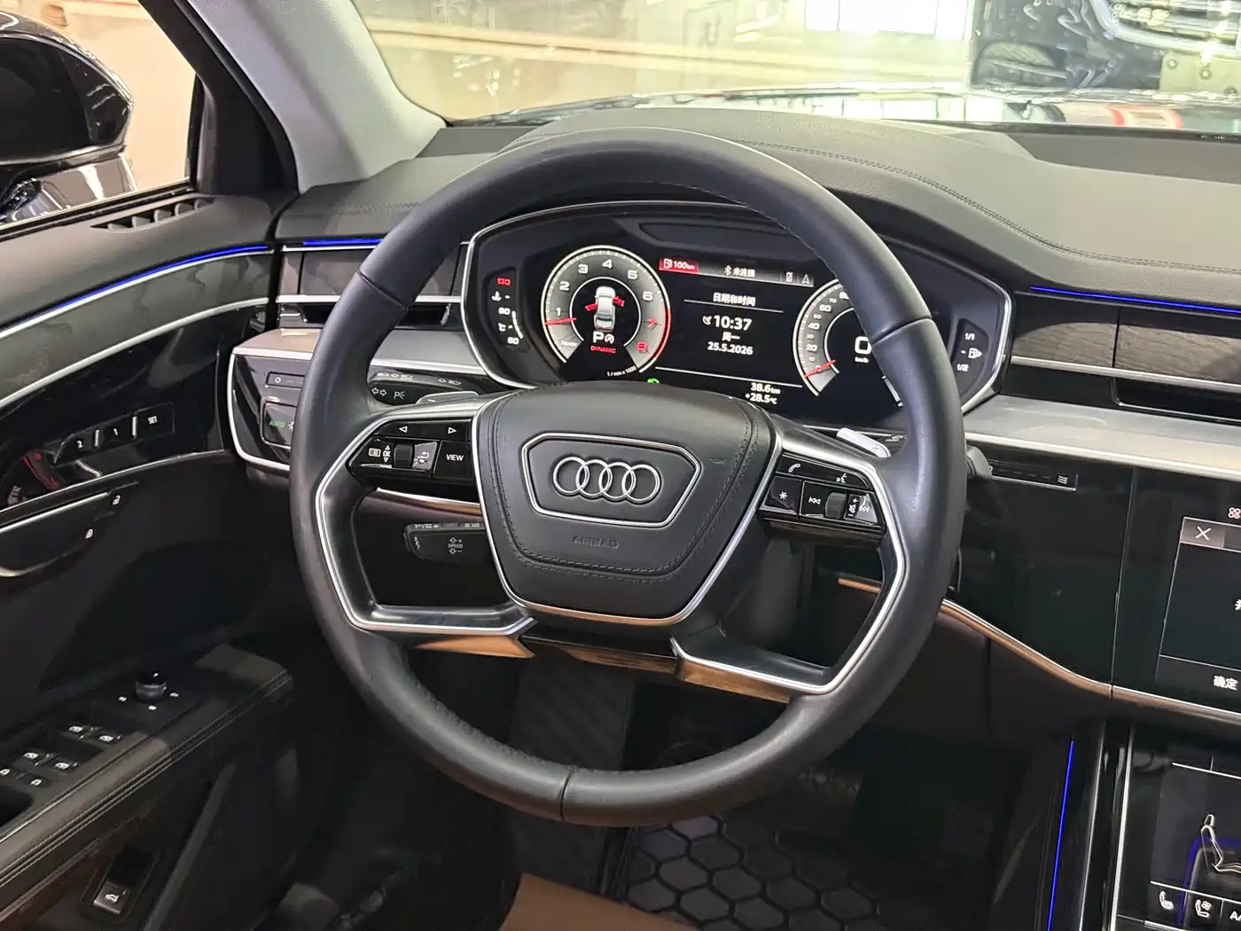 Audi A8 2023 A8L 50 TFSI quattro Exclusive фото 5
