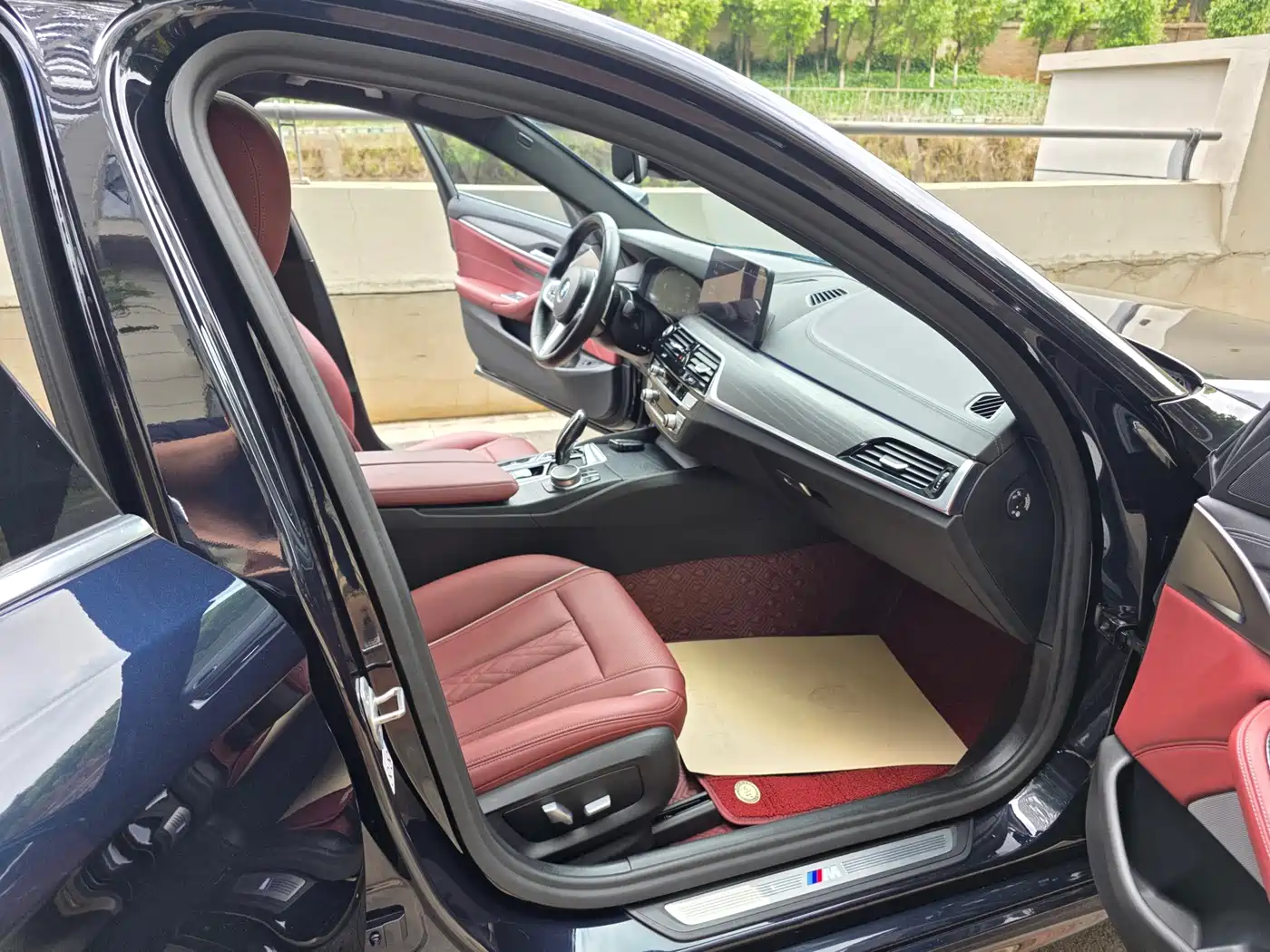 BMW 5 Series 2021 530Li Leading M Sport Package фото 10