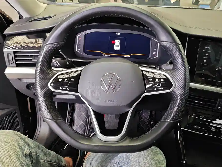 Volkswagen Passat 2022 330TSI Elite Edition фото 15