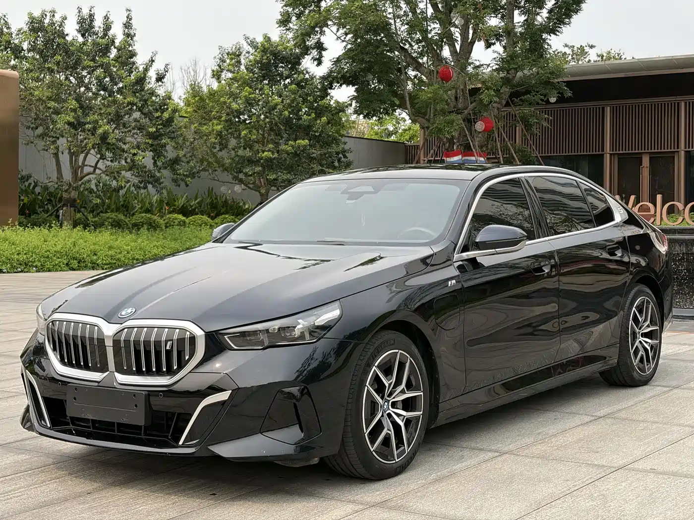 BMW I5