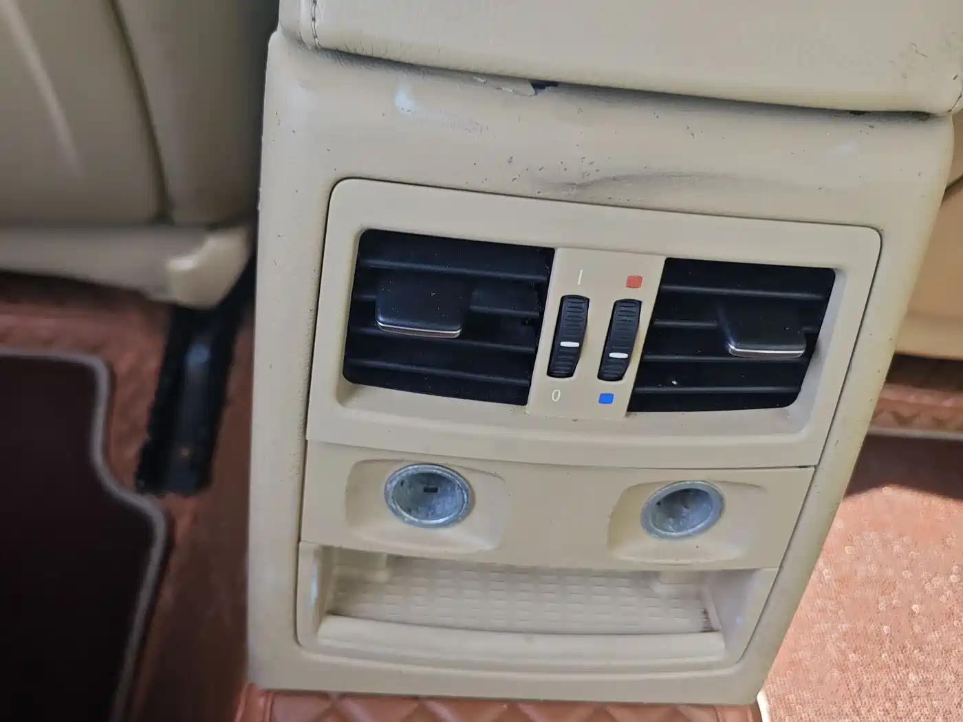 BMW 3 Series 2009 325i Luxury фото 18