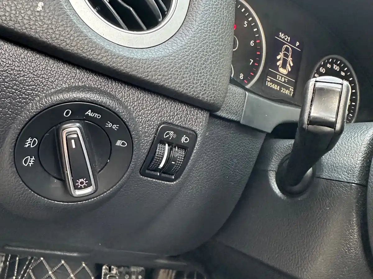 Volkswagen Tiguan 2015 1.8TSI Automatic 2WD Comfortline фото 27