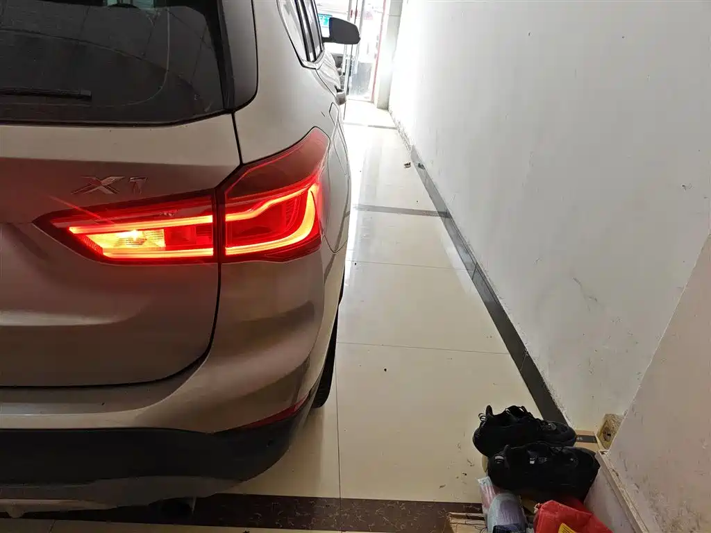 BMW X1 2016 sDrive20Li Luxury Model фото 8
