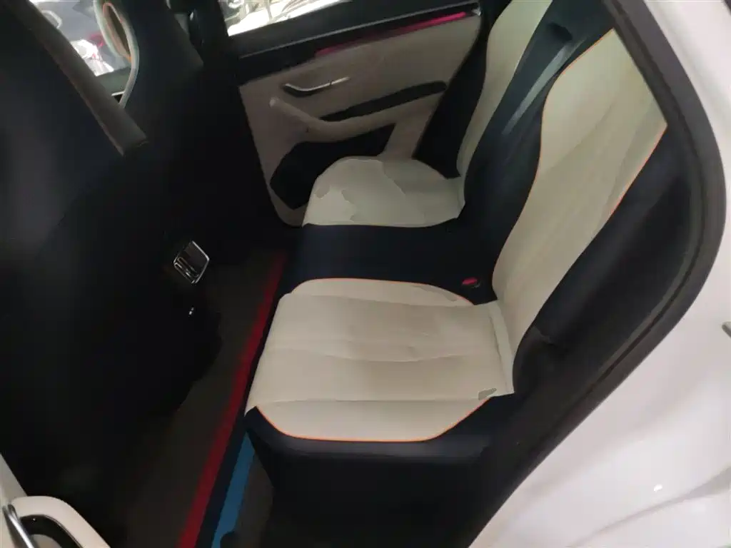 BYD Song PLUS PHEV 2021 DM-i 51KM Honor фото 17