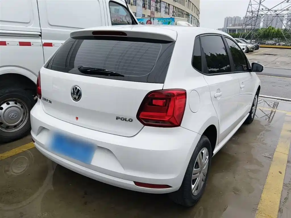 Volkswagen Polo 2016 1.4L Automatic Trend фото 7