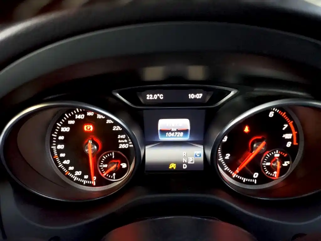 Mercedes-Benz GLA 2017 GLA 200 Dynamic фото 12