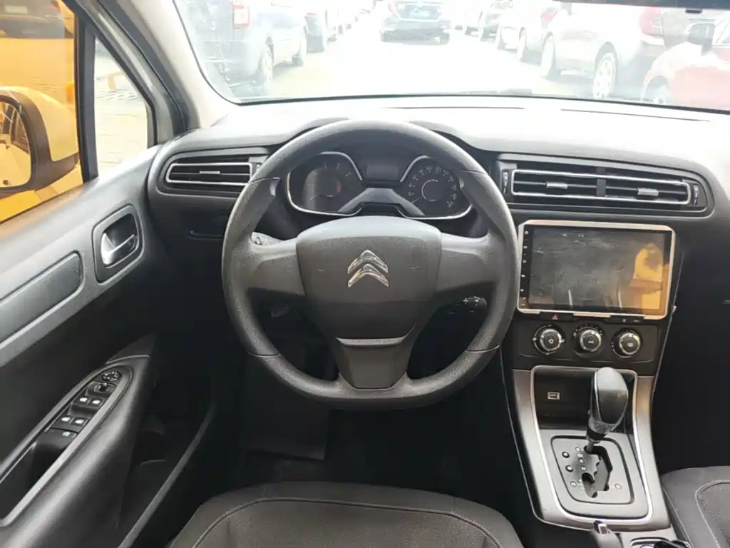 Фото 11 - Citroën C4 C-Quatre