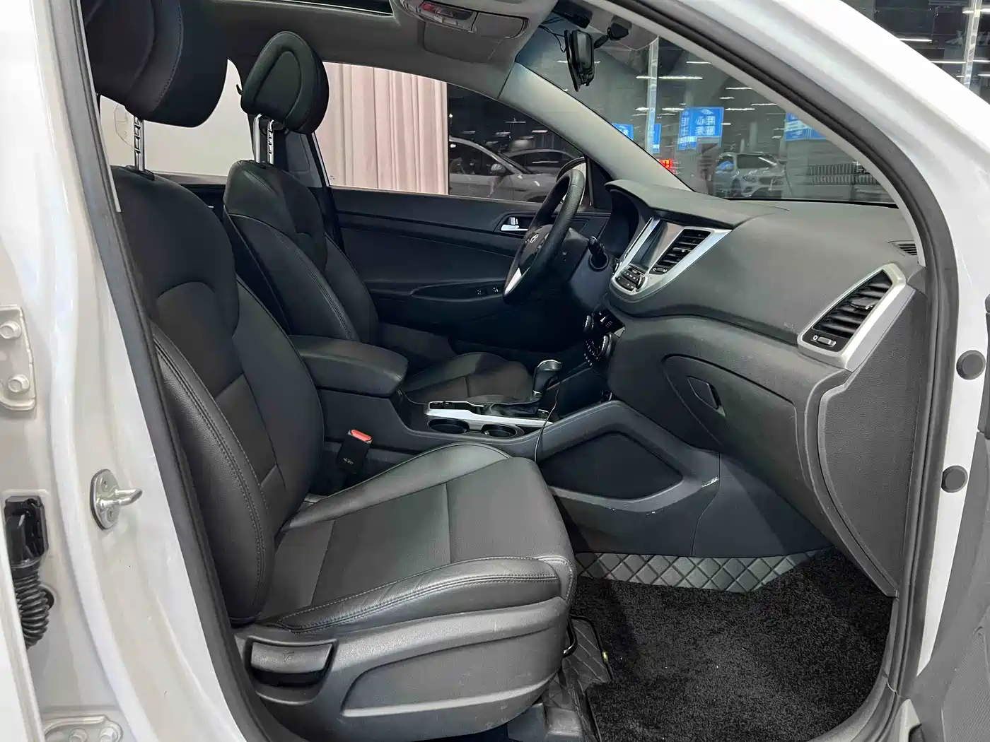 Hyundai Tucson 2015 1.6T Dual Clutch 2WD Smart фото 8