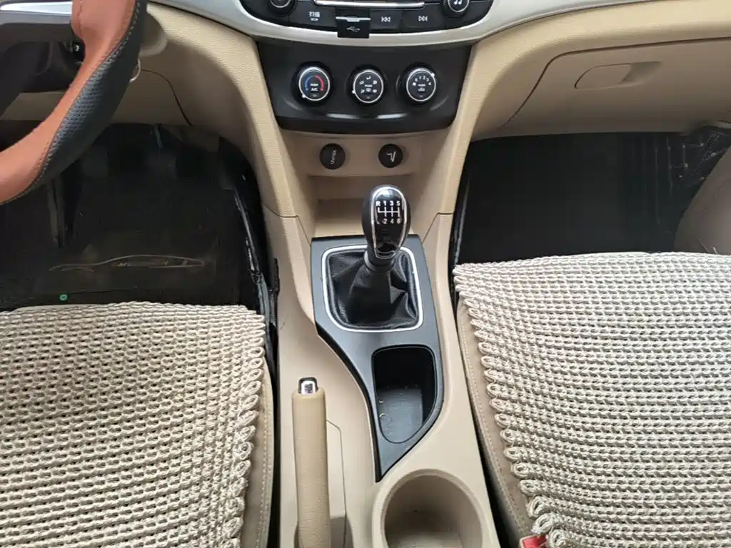 Baojun 730 2021 2019 1.5L Manual Value Edition 7-Seater China VI