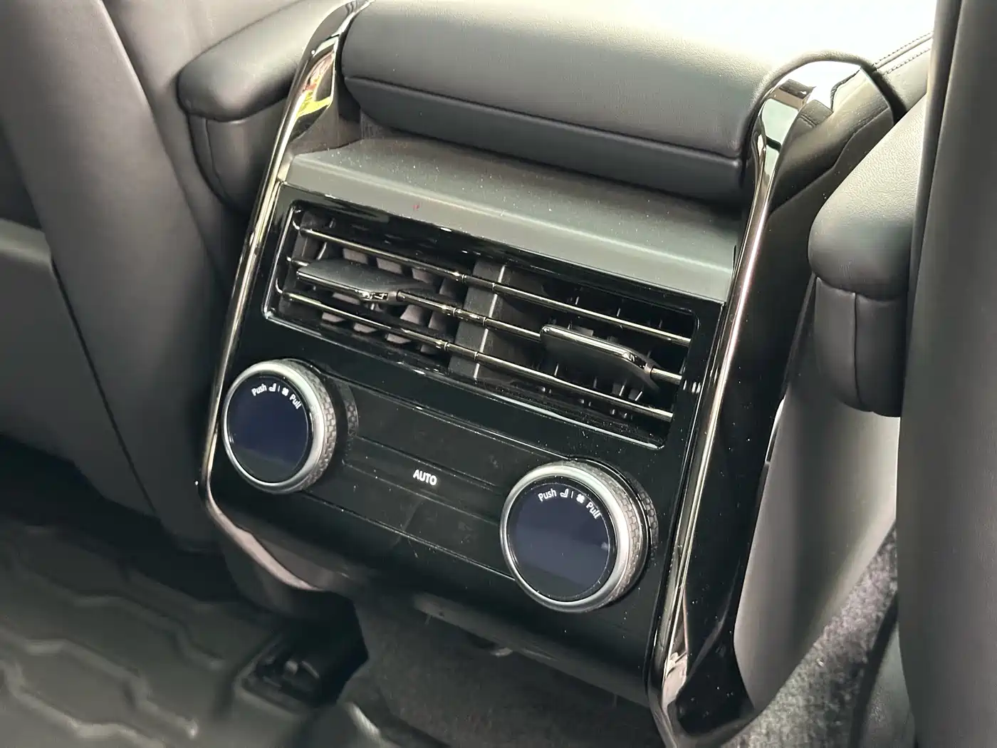 Land Rover Range Rover Sport 2024 400PS Dynamic HSE фото 25