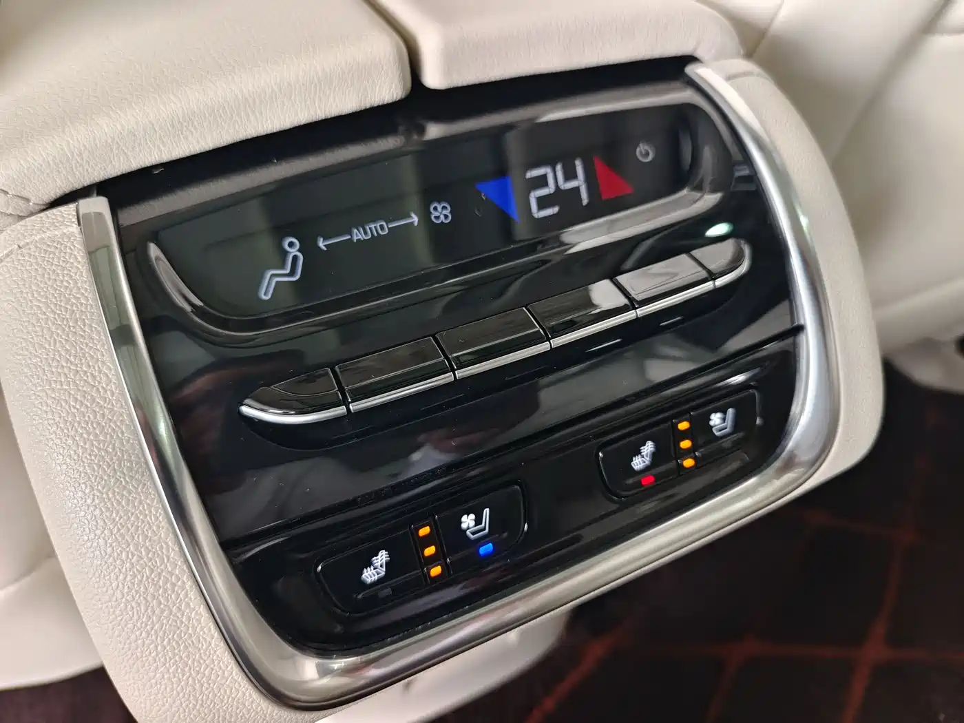 Buick Enclave 2022 652T 4WD Avenir 6-Seater фото 23