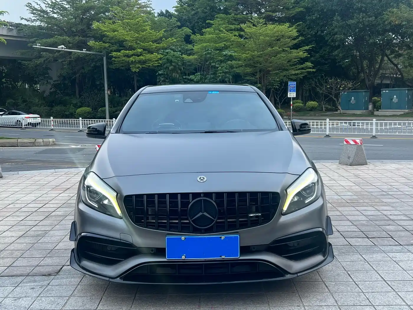 Mercedes-Benz A-Class AMG (Import) 2017 Facelift AMG A 45 4MATIC China VI фото 2