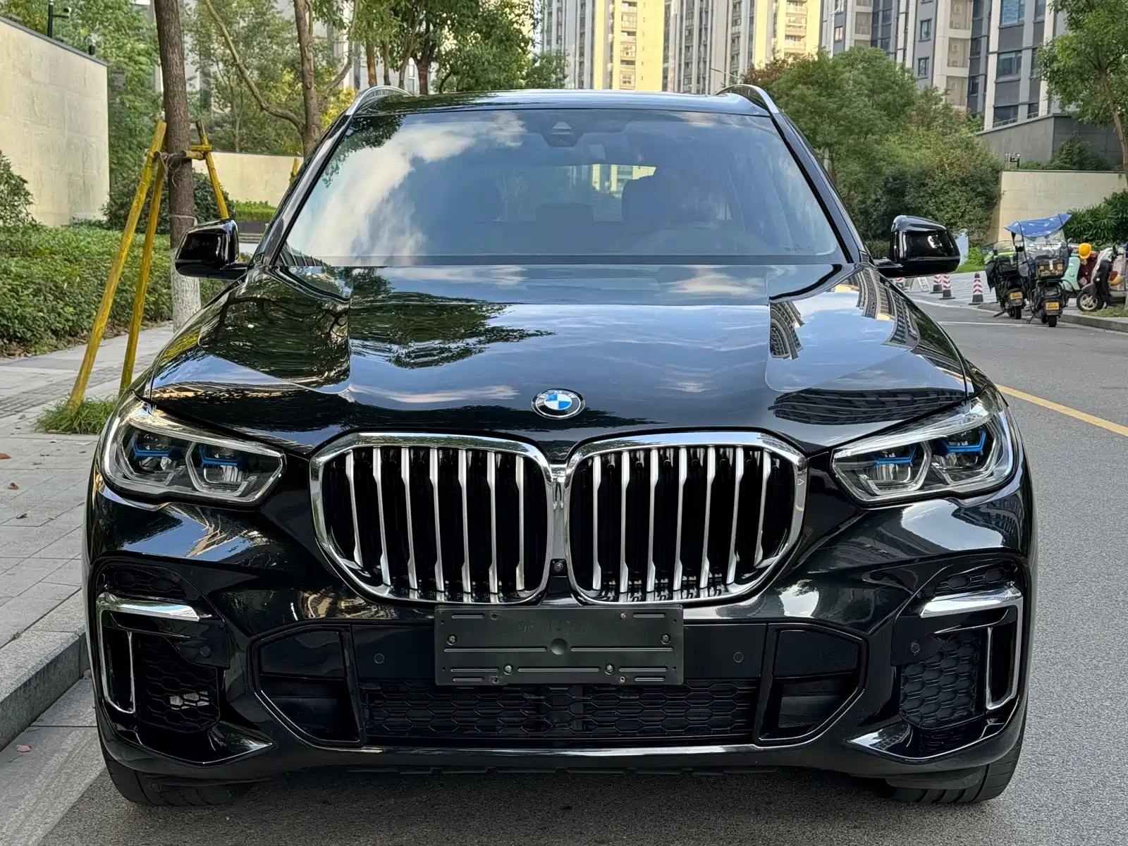Photo 2 - BMW X5