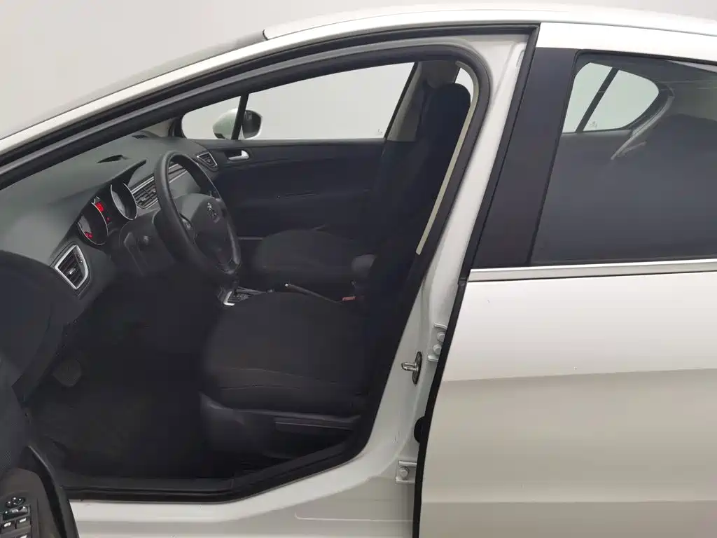 Peugeot 308 2014 2014 Model Joy Edition Classic 1.6L Automatic Superior Style